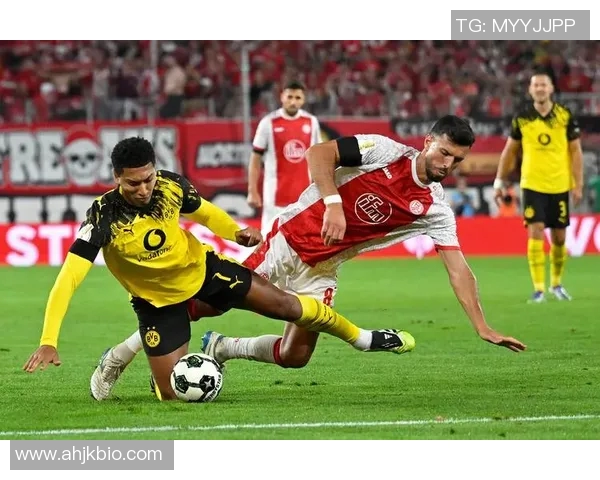 冲突升级！多特蒙德与教练发生激烈争执