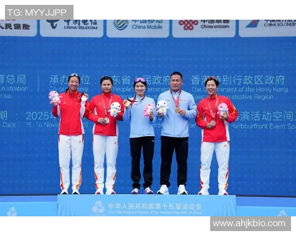 中国铁人三项健将逆风翻盘 勇夺世界杯冠军再创历史佳绩 中国铁人三项健将逆风翻盘 勇夺世界杯冠军再创历史佳绩