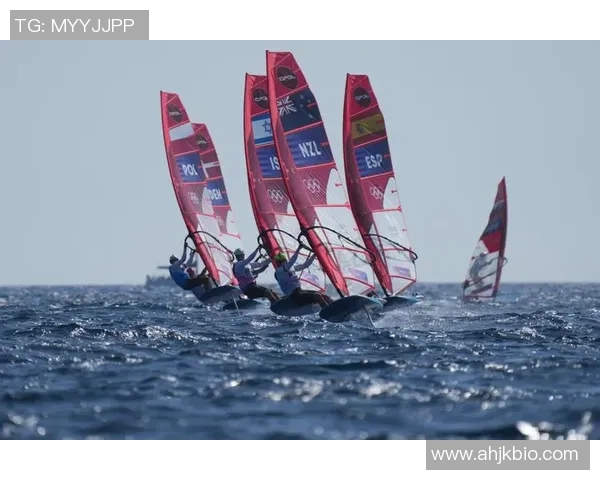 中国队成功晋级奥运帆船决赛 绚丽赛场如诗如画尽显运动之美